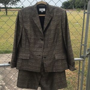 Kasper skirt suit